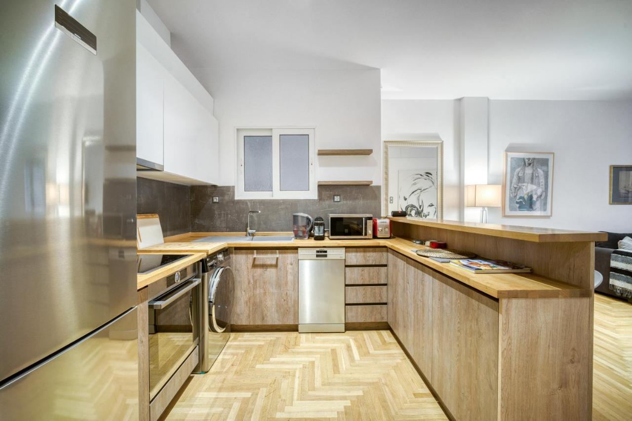 Delightful Stylish Two Bedroom Condo In Hip Area Of Central Atina Dış mekan fotoğraf