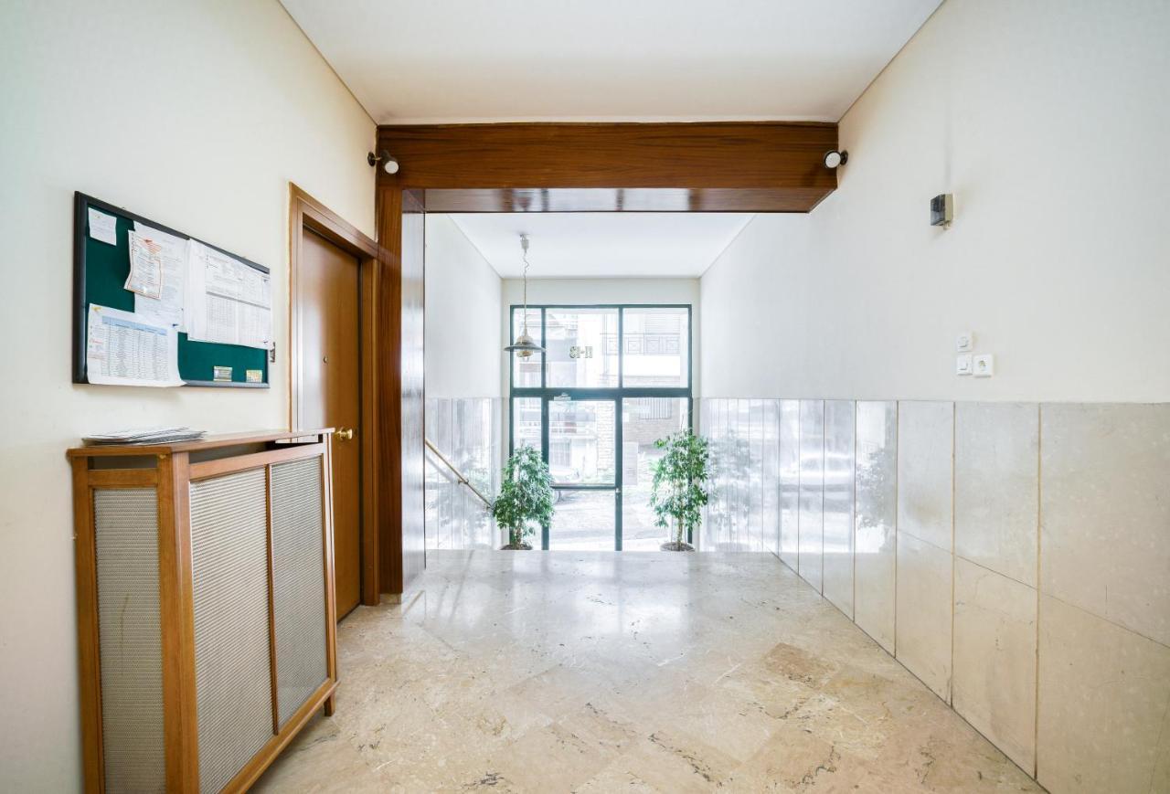 Delightful Stylish Two Bedroom Condo In Hip Area Of Central Atina Dış mekan fotoğraf