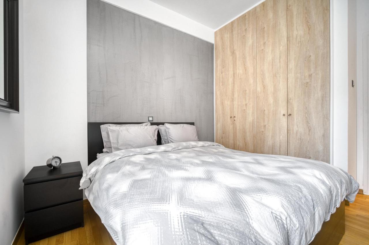 Delightful Stylish Two Bedroom Condo In Hip Area Of Central Atina Dış mekan fotoğraf