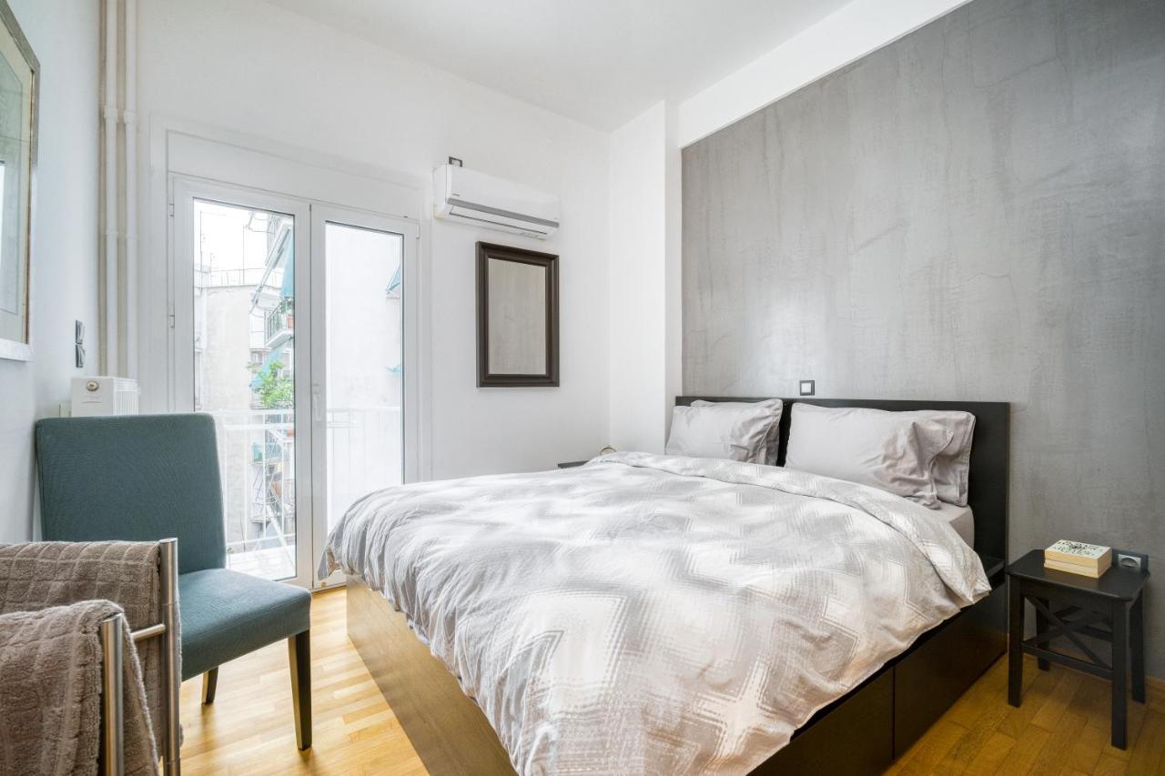 Delightful Stylish Two Bedroom Condo In Hip Area Of Central Atina Dış mekan fotoğraf