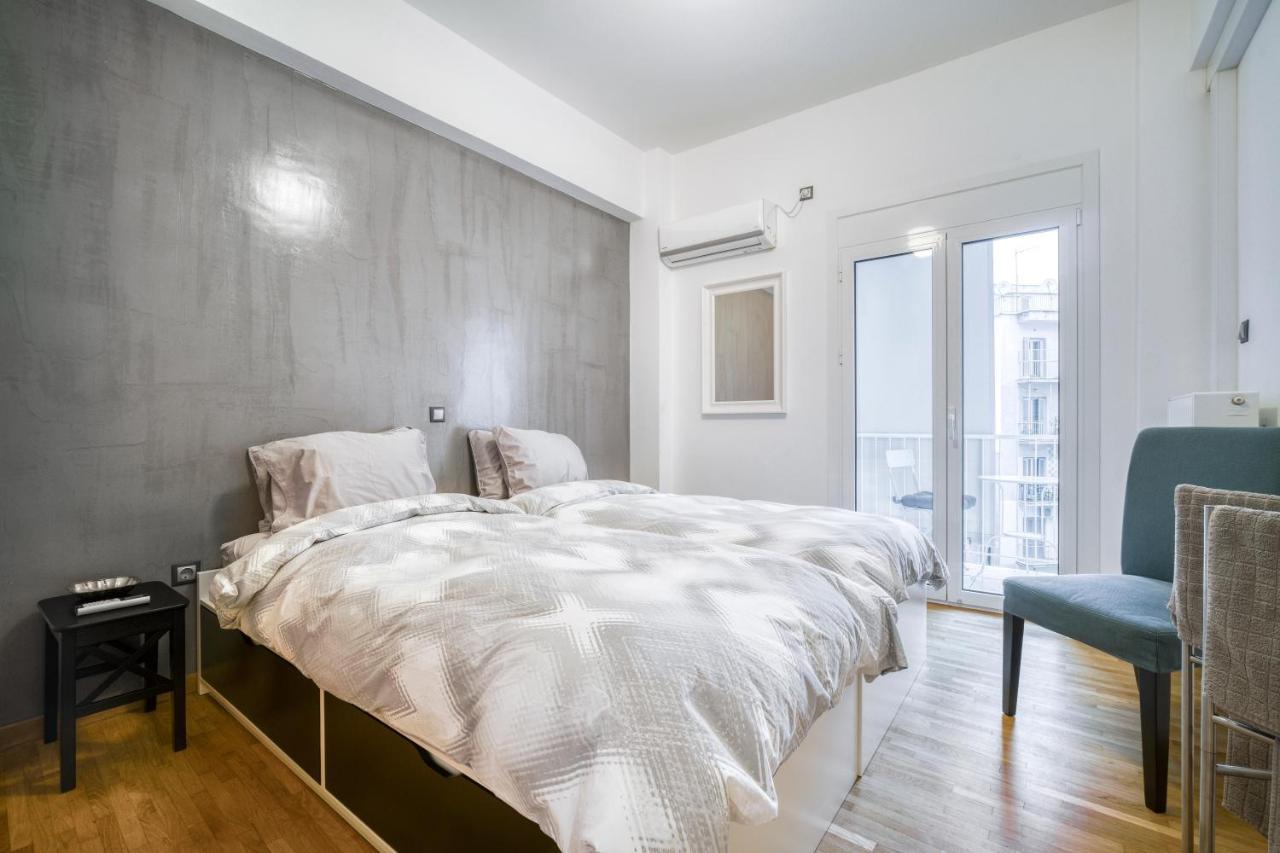 Delightful Stylish Two Bedroom Condo In Hip Area Of Central Atina Dış mekan fotoğraf