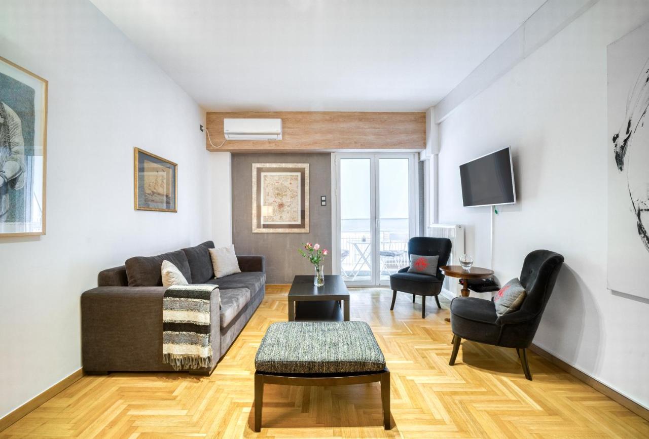 Delightful Stylish Two Bedroom Condo In Hip Area Of Central Atina Dış mekan fotoğraf