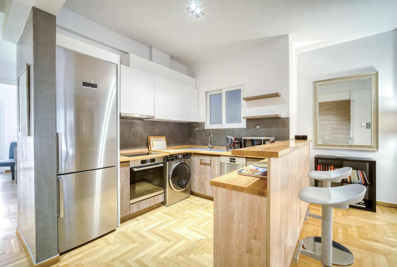 Delightful Stylish Two Bedroom Condo In Hip Area Of Central Atina Dış mekan fotoğraf