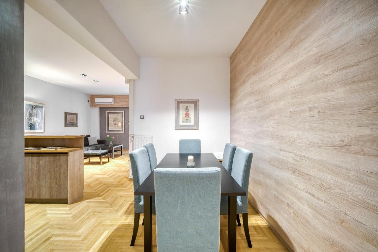 Delightful Stylish Two Bedroom Condo In Hip Area Of Central Atina Dış mekan fotoğraf